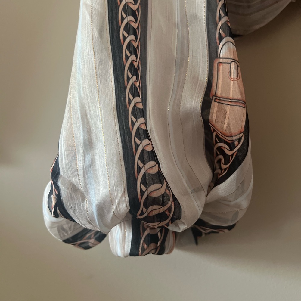 GRACIA semi sheer long bishop sleeve chain pattern top - Picture 3 of 9
